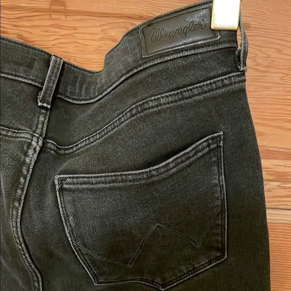 Wrangler Women's Black Jeans High Rise W30 L30 - Picture 3 of 5